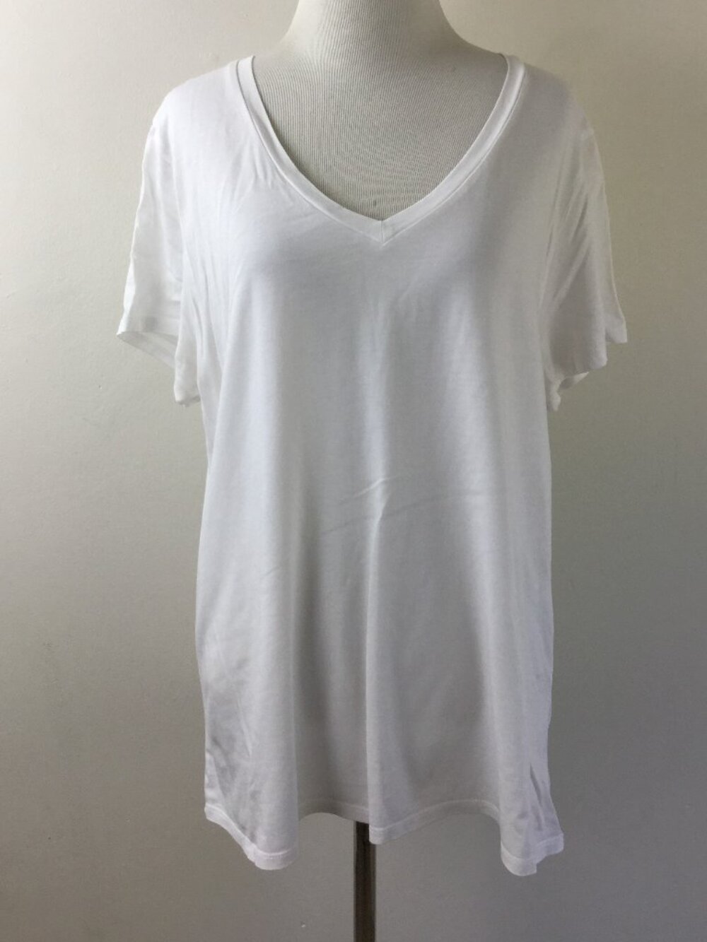 Quince Vneck White Tshirt xl